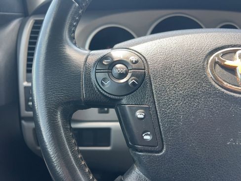 Used 2011 Toyota Sequoia SR5 RWD image 10