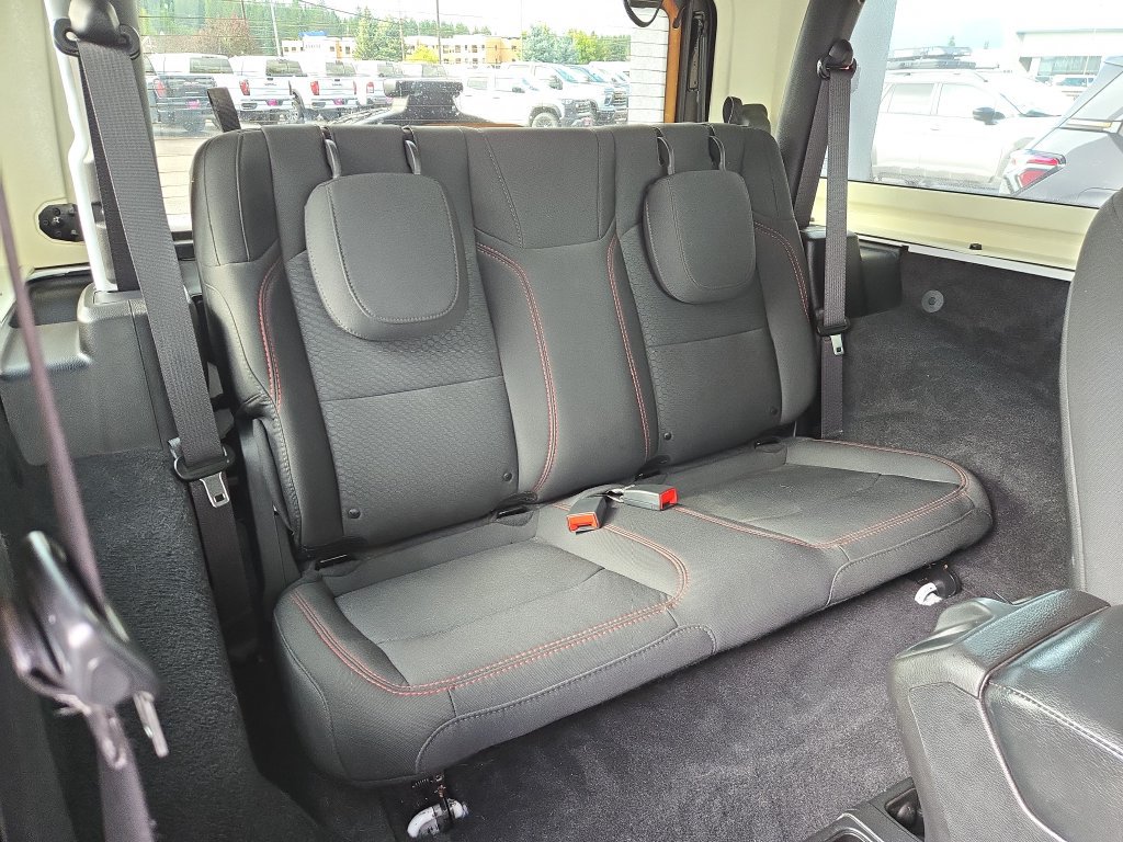 Used 2021 Jeep Wrangler Rubicon w/ Cold Weather Group AWD/4WD image 15