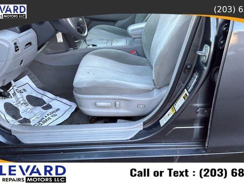 Used 2010 Toyota Camry LE image 22