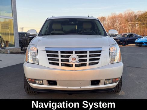 Used 2014 Cadillac Escalade ESV Luxury image 3