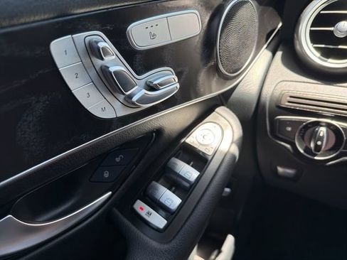 Used 2017 Mercedes-Benz GLC 300 4MATIC image 16
