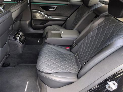 New 2025 Mercedes-Benz S 580 4MATIC Sedan image 16