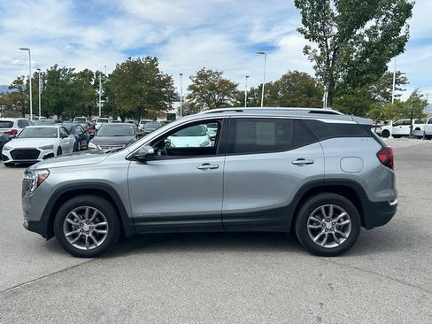 Used 2024 GMC Terrain SLT image 8