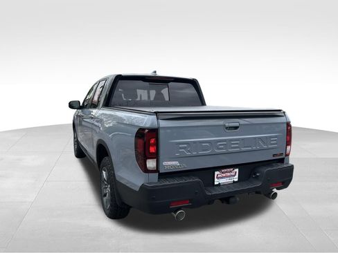 Used 2025 Honda Ridgeline TrailSport image 4