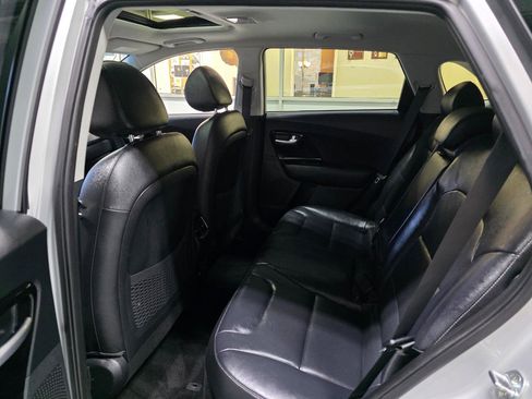Used 2018 Kia Niro Touring image 18
