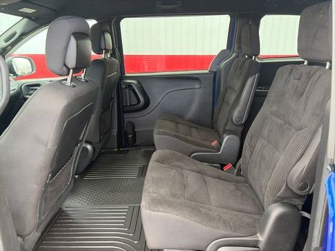 Used 2019 Dodge Grand Caravan SE image 36