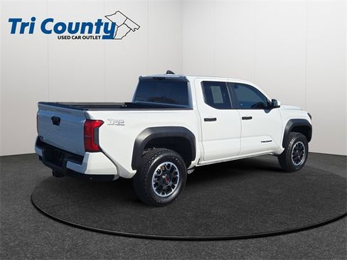 Used 2024 Toyota Tacoma TRD Off-Road image 8