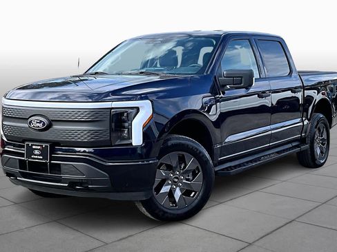 Used 2024 Ford F150 Lightning XLT image 39