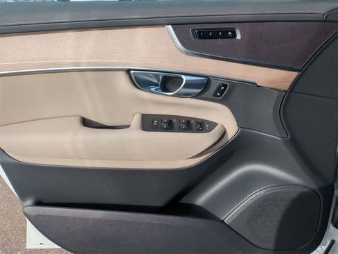 New 2026 Volvo XC90 B6 Plus image 23