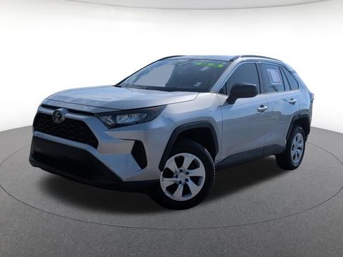 Used 2020 Toyota RAV4 LE FWD image 1