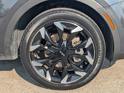 Certified 2024 Kia Sorento EX FWD image 12