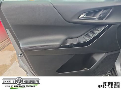 Used 2026 Chevrolet Equinox LT AWD/4WD image 11
