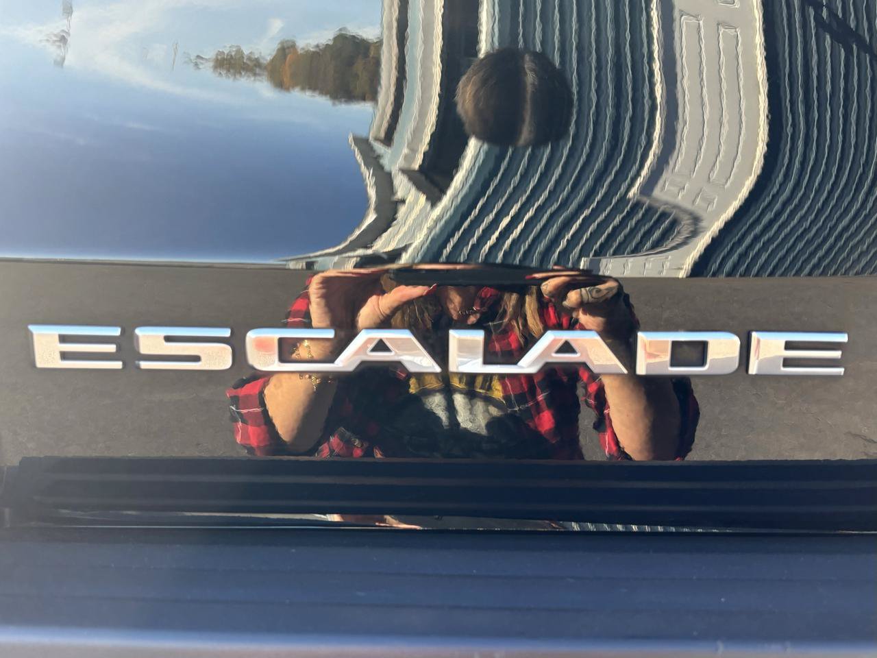 Used 2018 Cadillac Escalade ESV Luxury AWD/4WD image 50