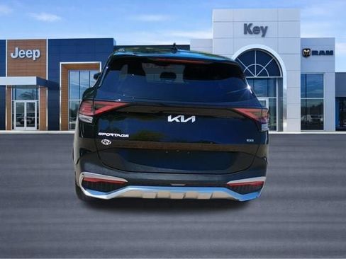 Used 2023 Kia Sportage LX AWD/4WD image 4
