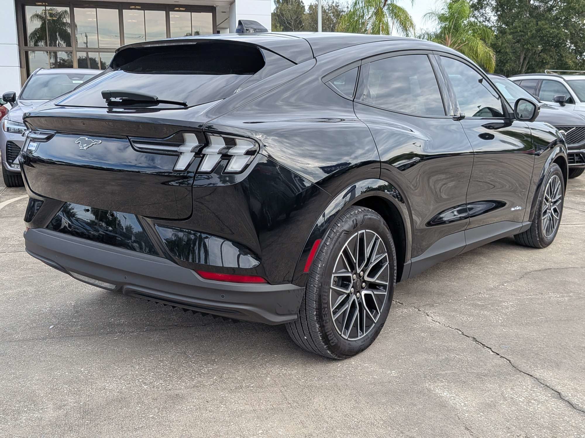 Used 2025 Ford Mustang Mach-E Premium AWD/4WD image 3