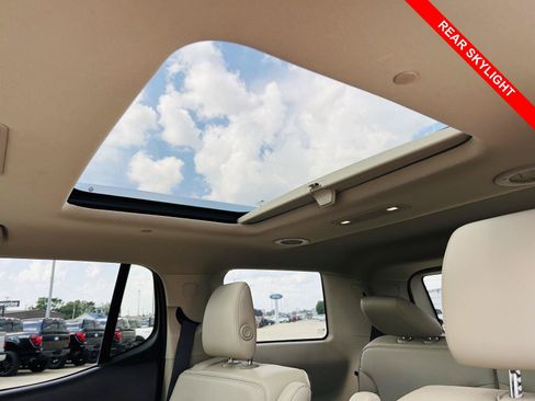Used 2018 GMC Acadia Denali w/ Technology Package AWD/4WD image 5