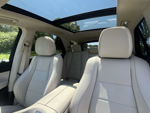 Used 2022 Mercedes-Benz GLE 350 4MATIC image 9