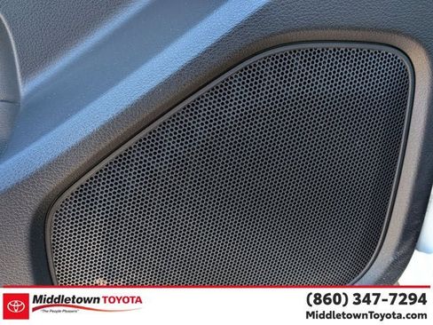 Used 2024 Nissan Frontier SV w/ SV Convenience Package image 13