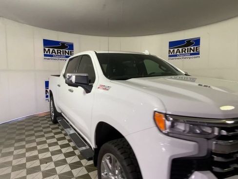 Used 2025 Chevrolet Silverado 1500 LTZ AWD/4WD image 4