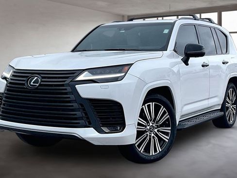 Used 2022 Lexus LX 600 4WD w/ Appearance Package image 1