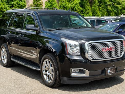 Used 2017 GMC Yukon Denali w/ Open Road Package AWD/4WD image 9