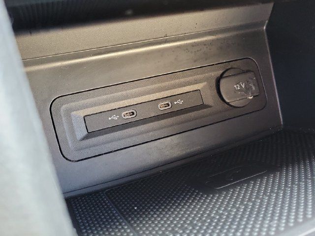 Used 2023 Volkswagen Atlas Cross Sport SE w/ Panoramic Sunroof Package FWD image 29