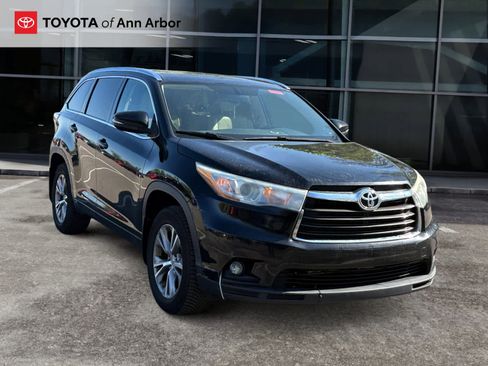 Used 2015 Toyota Highlander XLE AWD/4WD image 1