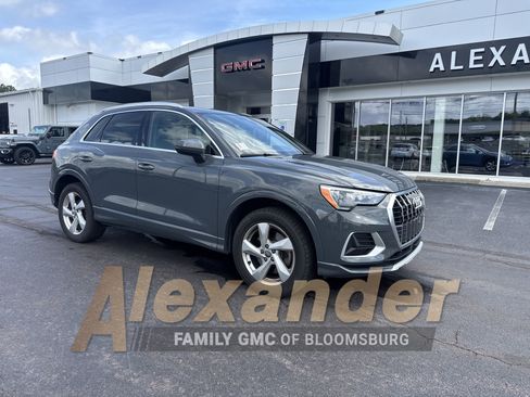 Used 2020 Audi Q3 2.0T Premium w/ Convenience Package AWD/4WD image 1
