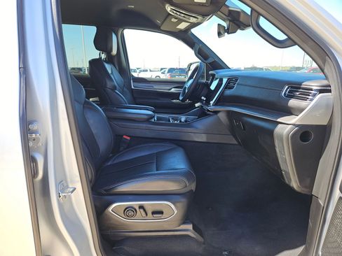 Used 2024 Jeep Wagoneer L Series II w/ Flexible Seating Group image 24