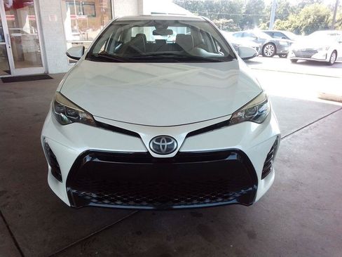 Used 2018 Toyota Corolla SE FWD image 3