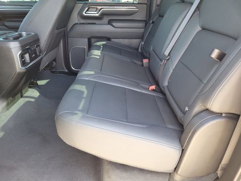 Used 2024 Chevrolet Silverado 2500 LTZ w/ LTZ Convenience Package image 16