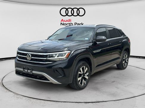 Used 2021 Volkswagen Atlas Cross Sport SE AWD/4WD image 3