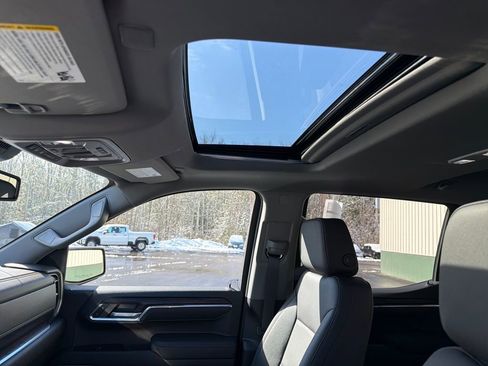 New 2026 GMC Sierra 1500 SLT w/ SLT Convenience Package image 18