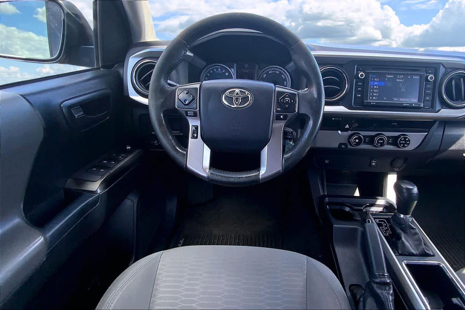 Used 2016 Toyota Tacoma SR5 RWD image 14