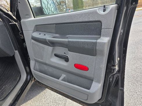 Used 2008 Dodge Ram 1500 Truck ST image 18