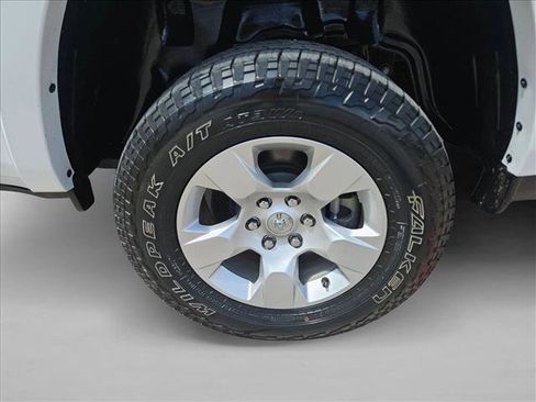 Used 2025 RAM 1500 Big Horn AWD/4WD image 9