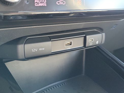 Certified 2025 Kia Niro EX FWD image 34
