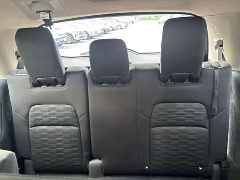 Used 2025 Nissan Pathfinder SV FWD image 30