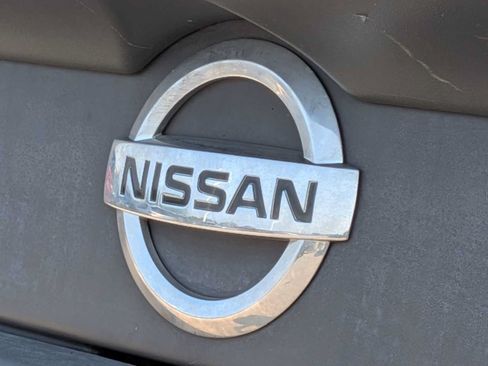 Used 2013 Nissan Frontier SV w/ SV Value Truck Pkg AWD/4WD image 12
