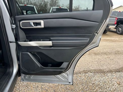 Used 2021 Ford Explorer XLT w/ Equipment Group 202A image 19