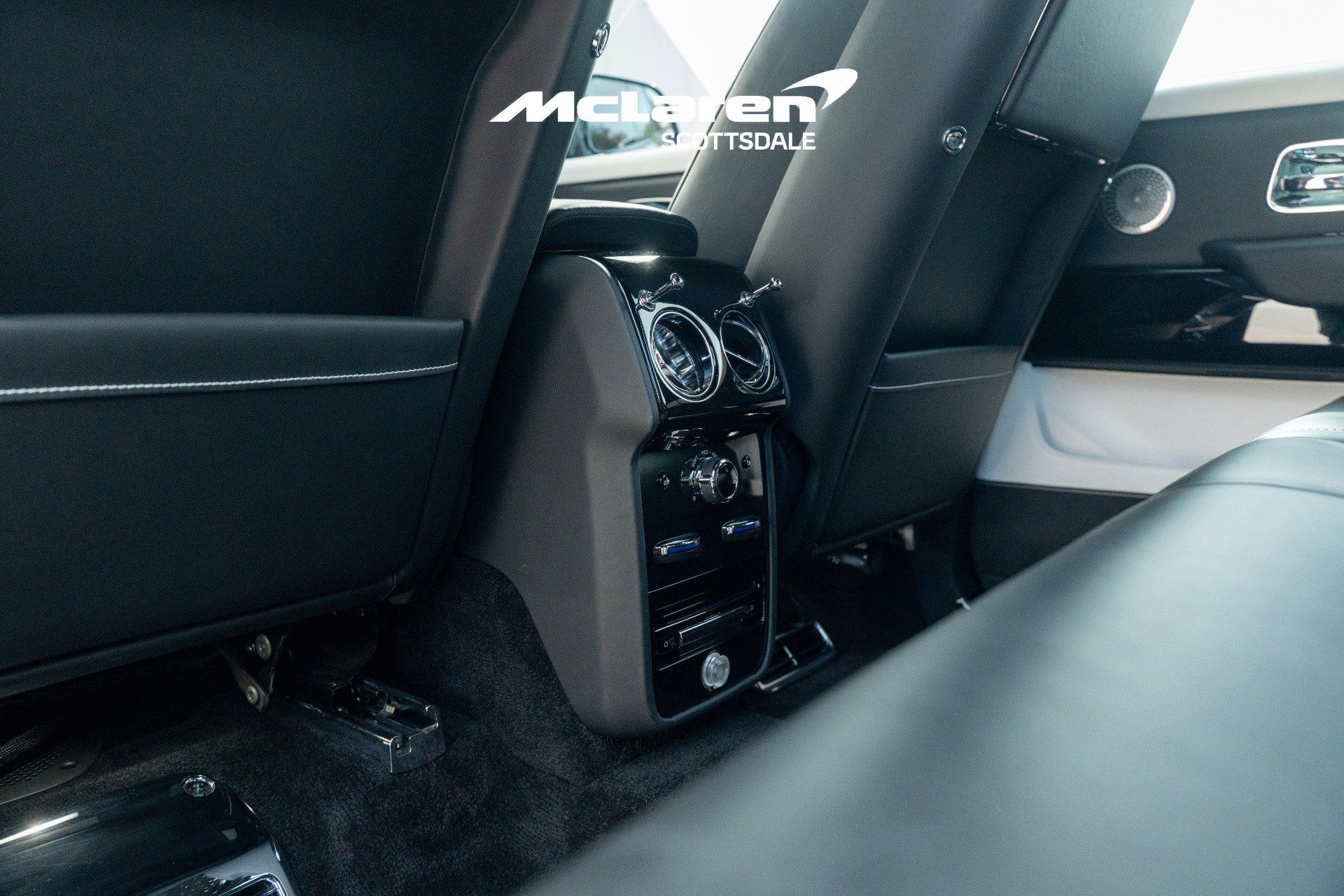 Used 2022 Rolls-Royce Cullinan AWD/4WD image 23