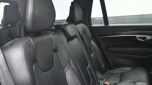 Used 2018 Volvo XC90 T6 Momentum w/ Convenience Package AWD/4WD image 14