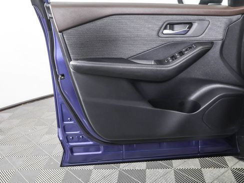 Used 2023 Nissan Rogue SV image 41