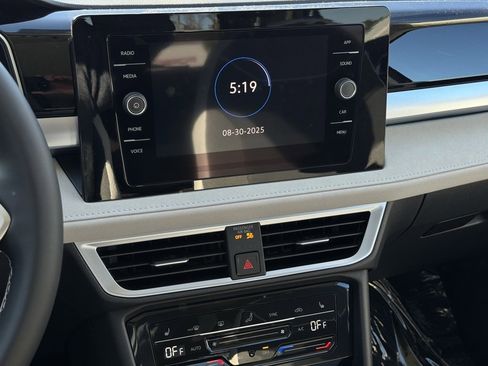 New 2025 Volkswagen Taos SE image 30