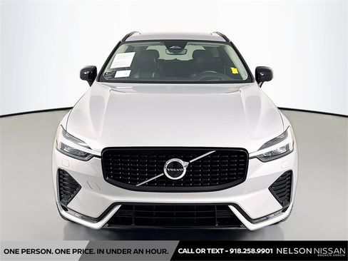 Used 2023 Volvo XC60 B5 Ultimate w/ Climate Package image 2