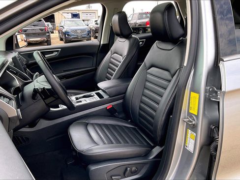 Used 2021 Ford Edge SEL w/ Convenience Package image 16
