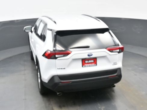 Used 2021 Toyota RAV4 XLE w/ Carpet Mat Package (TMS) image 39