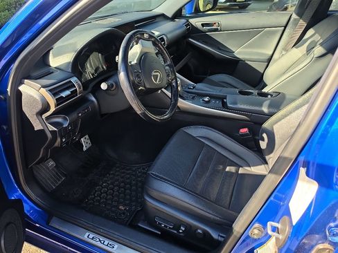 Used 2016 Lexus IS 300 AWD image 2