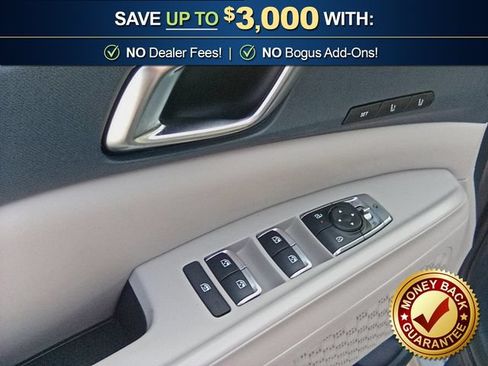 Used 2025 Kia Carnival EX FWD image 16