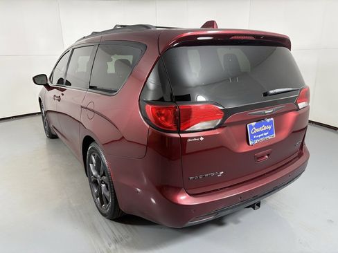 Used 2018 Chrysler Pacifica Limited w/ Advanced Safetytec Group image 6